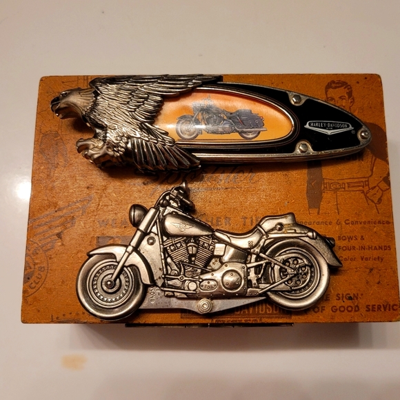 Harley Davidson Collectable Knives - Picture 1 of 10